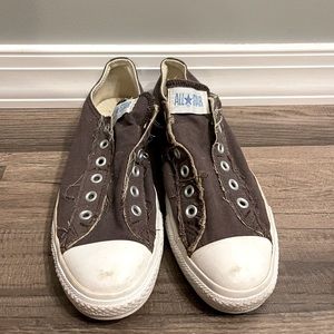 Brown Slip-On Converse Size 7.5